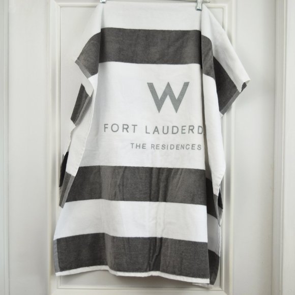 W Fort Lauderdale The Residences Pool Beach Resort Towel Cotton Gray White New - Picture 3 of 7